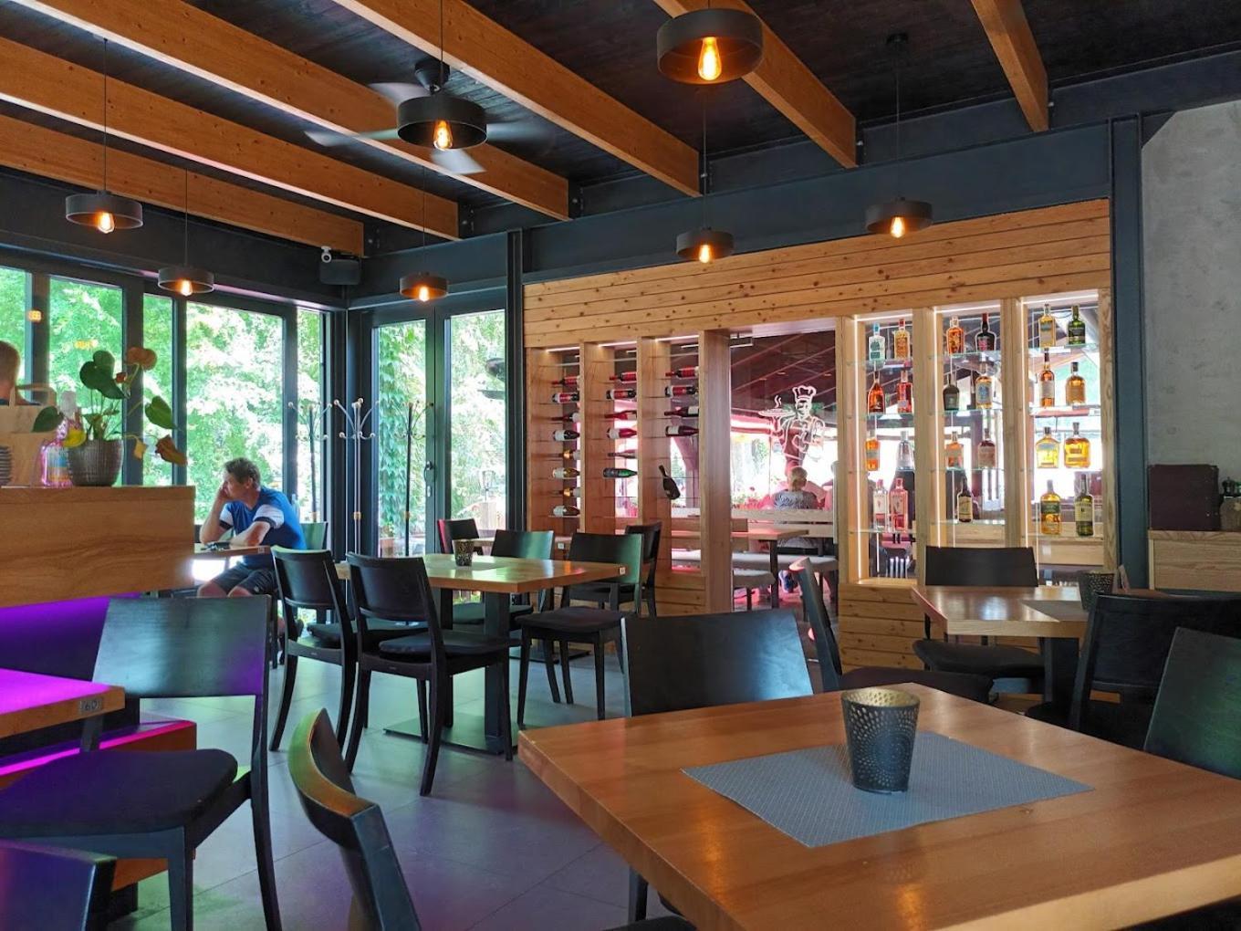 Penzion U Jakuba & Restauracia Bezplatne Parkovanie Martin Dış mekan fotoğraf